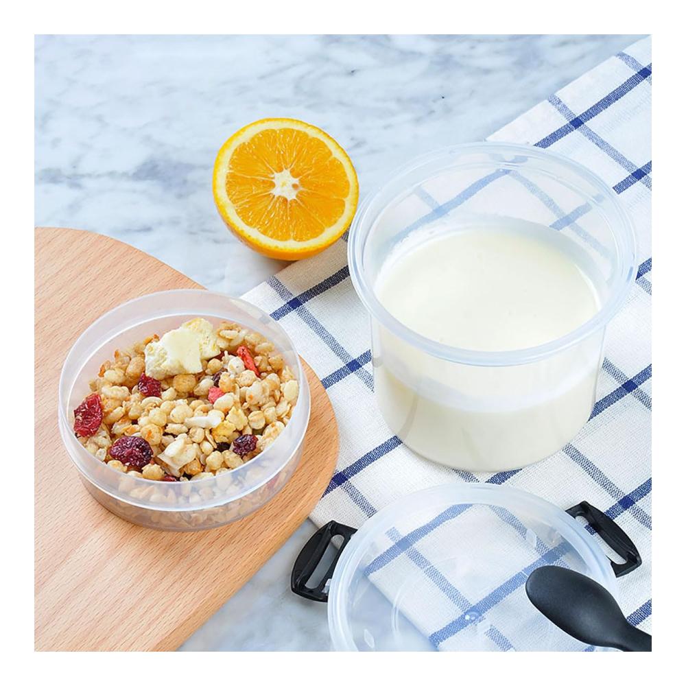 Entdecken Sie die Welt des Frühstücks mit Stil 4er-Pack Glasbehälter & Töpfe für Overnight Oats – Inklusive Deckel und Löffel – 600 ml mit praktischen Messmarkierungen in strahlendem Weiß. Genießen Sie mühelose Zubereitung und Aufbewahrung