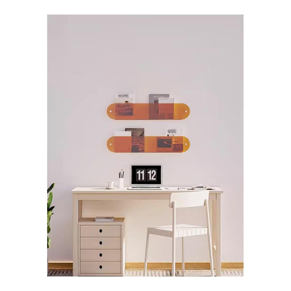 Organisieren Sie Ihre Lesematerialien mit Stil! 2 durchsichtige wandmontierte Zeitschriftenregale aus Acryl. Schaffen Sie Ordnung für Dokumente Prospekte und Schallplatten. Attraktiv und funktional