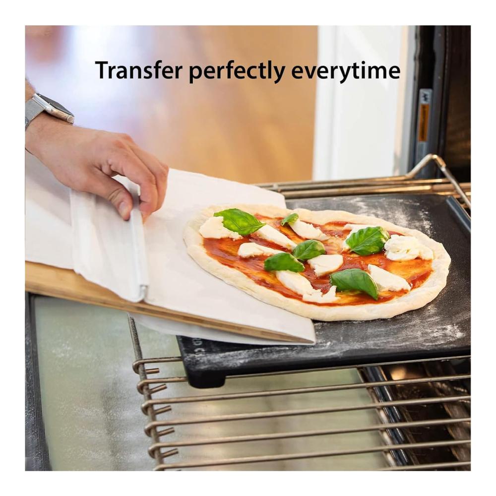 Flexibler Pizzastein-Set mit verschiebbarem Pizzaschieber - Hochwertiger Pizzastein aus Cordierit für knusprige Kruste - Inklusive Holzschieber für müheloses Übertragen der perfekten Pizza - Idealer Pizzastein für hausgemachtes Brot und Gebäck - Antihaftbeschichtung für einfaches Backen und Reinigen