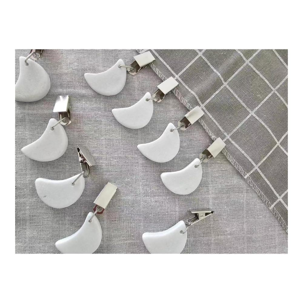 Entdecken Sie Eleganz 8 Stück Marmor-Weiß-Mond Vorhangringe mit Clipper - Perfekte Picknick-Tischdecken-Clips für Draußen - Große Tischdeckenhalter & Tischabdeckungs-Clips für stilvolle Anlässe