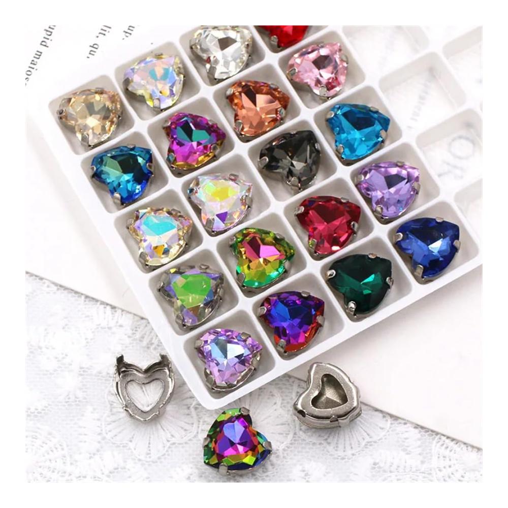 Entdecken Sie den Glanz 28 Stück 8 mm Rosa Glaskristall-Strasssteine Herzform mit Krallenfassung für Kleidung und Taschen - Hochwertige Strass-Applikationen in Silberner Kralle