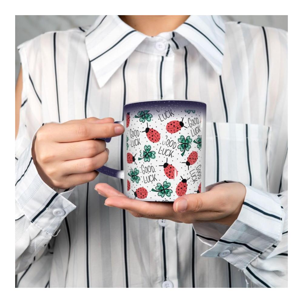 Entdecke den Zauber Farbwechsel-Tasse aus Keramik - Kaffeetassen & Becher mit Glücksmotiven wie Marienkäfer Klee und kreativem Sternenhimmel. Die magische Teetasse eignet sich perfekt als Urlaubs- oder Geburtstagsgeschenk für Männer und Frauen. Verblüffe deine Sinne mit diesem blauen Meisterwerk