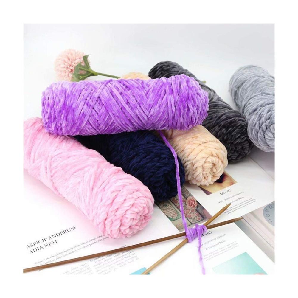 Erleben Sie Luxus mit unserem 100g-Set von Chunky Yarn Sperrige Armstrickwolle aus hochwertigem anti-pilling Polyester-Mix. Ideal für Cardigans und Schals in königlichem Blau (Farbe 09). Perfekt für Ihre Häkel- & Strickprojekte